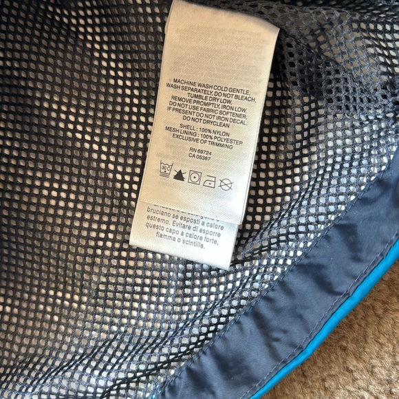 Like new Columbia Omni tech waterproof shell - Picture 5 of 6